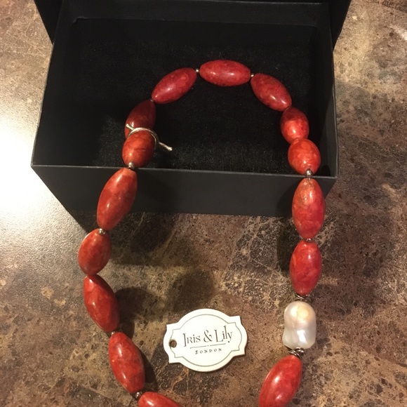 Iris and Lily London necklace - Picture 1 of 7